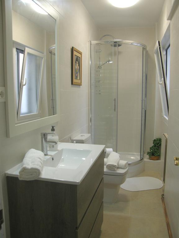 Atico Con Terraza En La Jota Apartment Zaragoza Luaran gambar