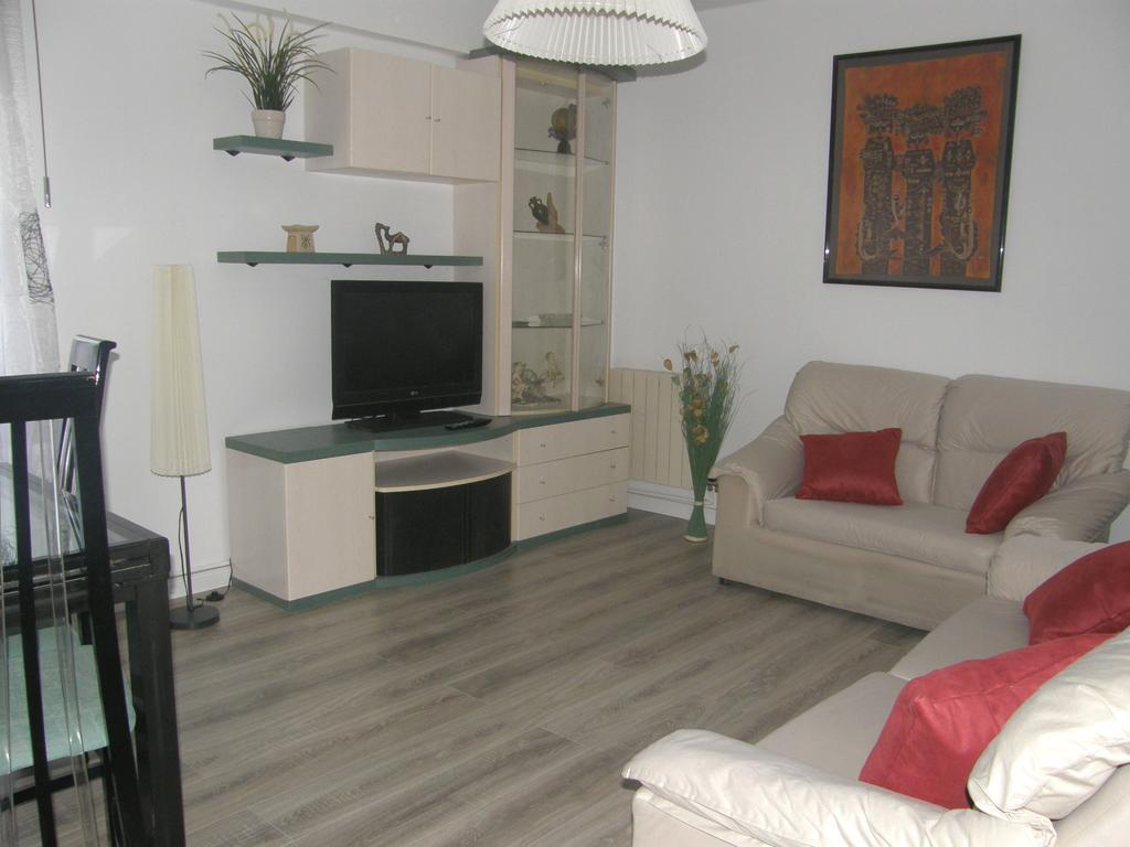 Atico Con Terraza En La Jota Apartment Zaragoza Luaran gambar