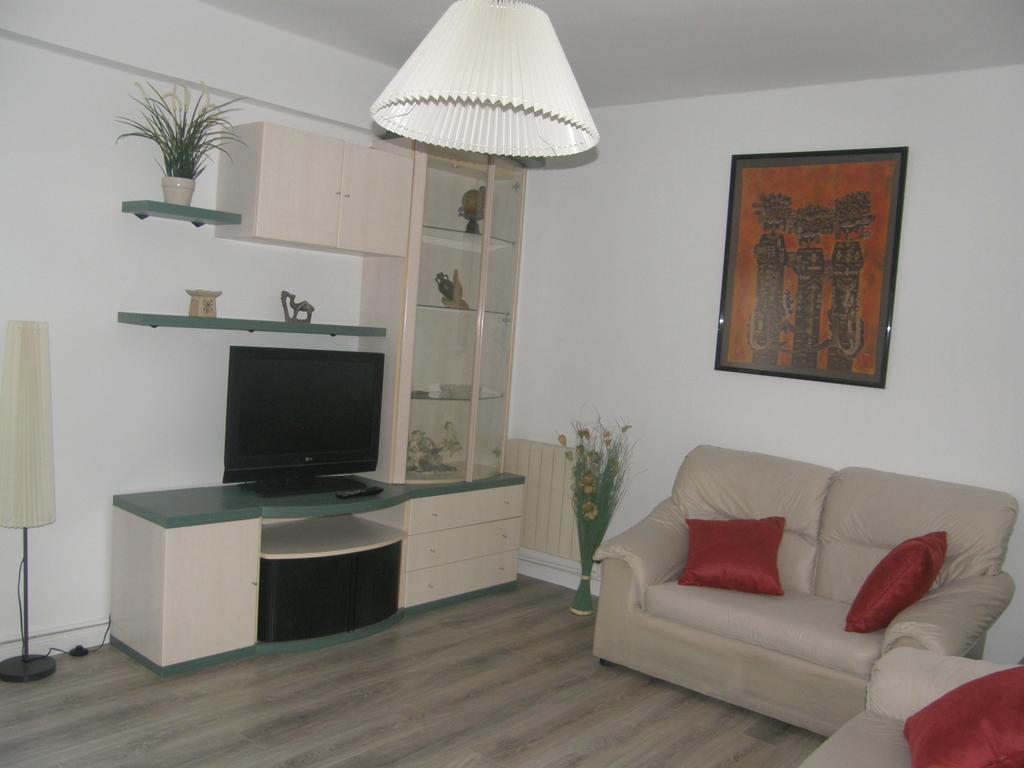 Atico Con Terraza En La Jota Apartment Zaragoza Luaran gambar